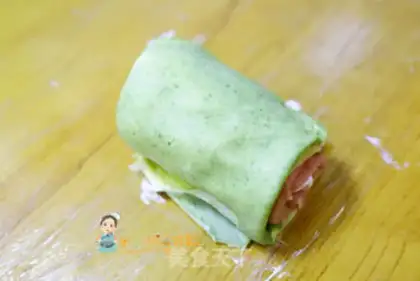 Make A towel roll cake step 14