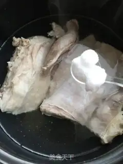 Make Hands on lamb step 3