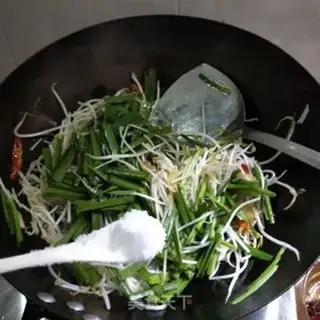 Make Soccer bean sprouts step 7