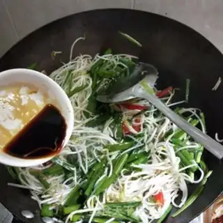 Make Soccer bean sprouts step 8