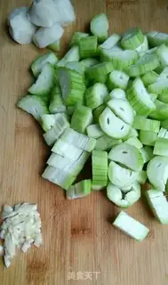 Make Smelt fishball soup step 1