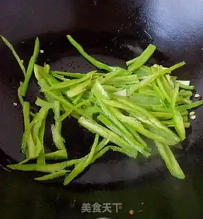 Make A fan green bean bud step 2
