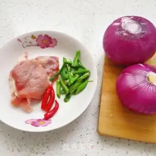 Make Onion fried meat step 0