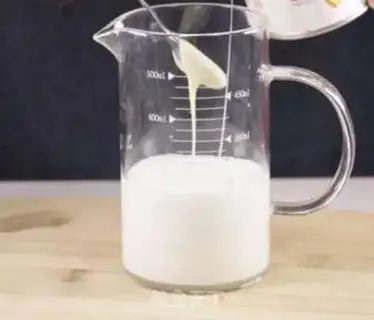 Make Taco Red Tea latte step 2