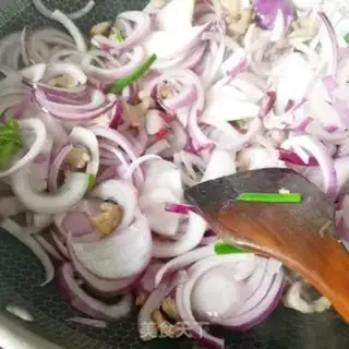 Make Onion fried meat step 4