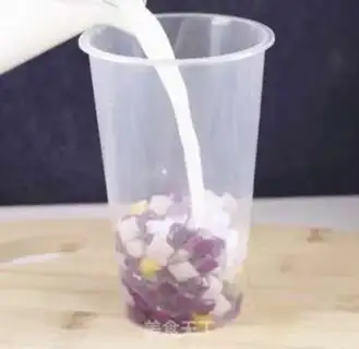 Make Taco Red Tea latte step 6