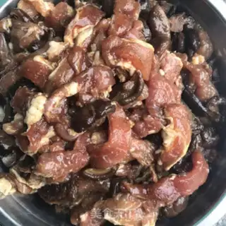 Make The mushroom meat step 0
