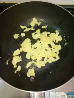Make Fried eggs step 4
