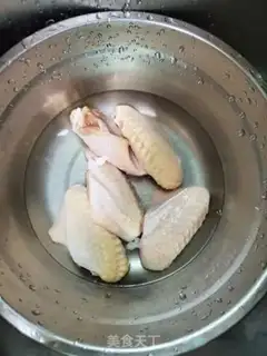 Make Garlic fried chicken wings step 0