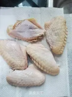 Make Garlic fried chicken wings step 1