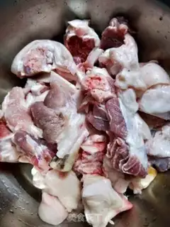 Make Rotten peanuts burning pig hands step 1