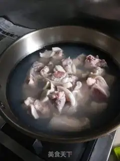 Make Rotten peanuts burning pig hands step 2