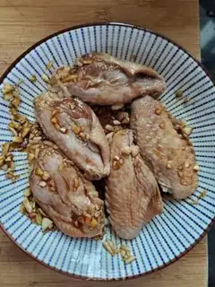 Make Garlic fried chicken wings step 6