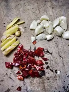 Make Rotten peanuts burning pig hands step 5