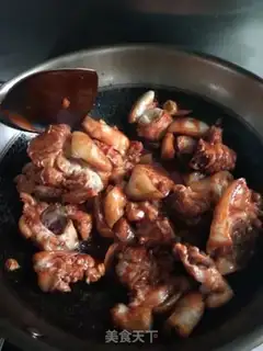 Make Rotten peanuts burning pig hands step 8