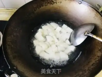 Make Chicken soup and radish step 0