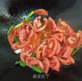 Make Tomato egg noodles step 2