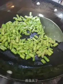 Make Pickles, fried beans step 4