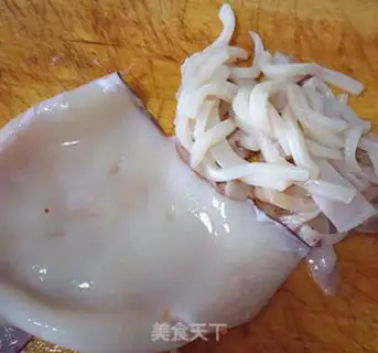 Make Spicy pepper squid step 1