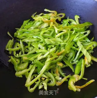 Make Spicy pepper squid step 2