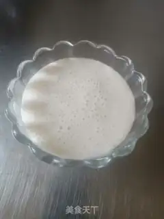 Make Yogurt and fruit shakes step 4