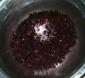 Make Red sugar and black rice congee step 3
