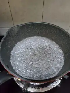 Make Potato-head onion soup step 1