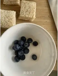 Make Strawberry toast step 2