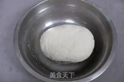 Make Spring sauce meat buns step 1