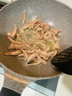Make Fired pig ears step 1