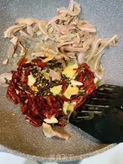 Make Fired pig ears step 2