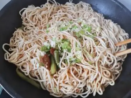 Make Five bouquets of bean noodles step 9