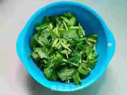 Make Celery mushrooms, skinny broth step 3