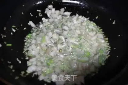 Make Spring sauce meat buns step 6
