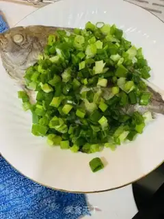Make The onion fish step 1