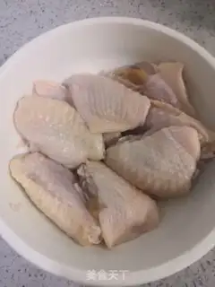 Make Honey-cooked chicken wings step 0
