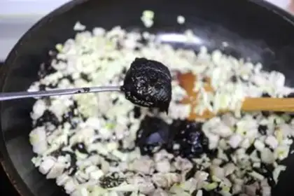 Make Spring sauce meat buns step 9
