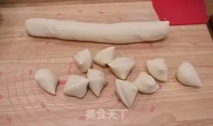 Make Spring sauce meat buns step 15