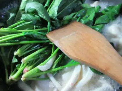 Make White mushroom cod-ball spinach soup step 4