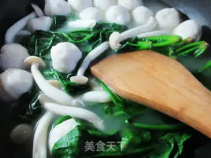 Make White mushroom cod-ball spinach soup step 5