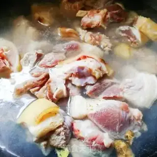 Make Red burning of pigs