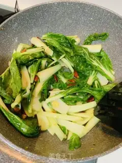 Make Scrambled cabbage step 3