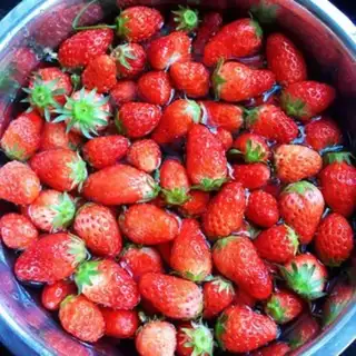 Make Homemade strawberry sauce step 1