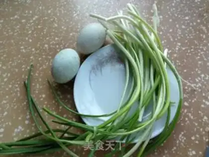 Make Garlic fried eggs step 0
