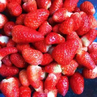 Make Homemade strawberry sauce step 3