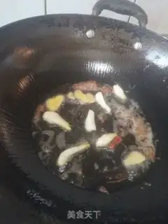 Make Thirteen spicy lobsters step 10