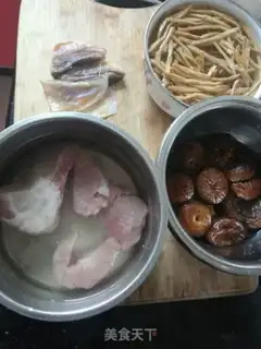 Make Squirty fish soup step 0