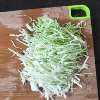 Make Eggs fried pasta step 4