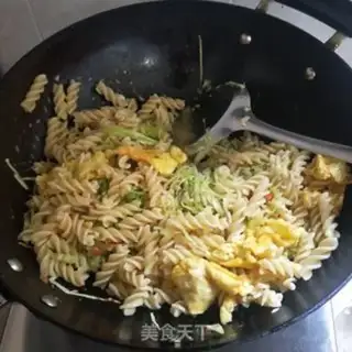 Make Eggs fried pasta step 10