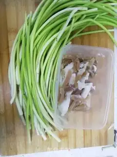 Make Salted meat with garlic step 0